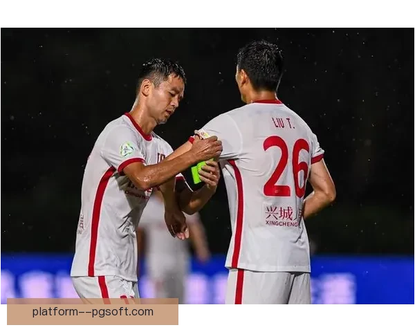 帕拉西奥斯凭借惊人速度多次突破对手防线助力成都蓉城攻势如潮